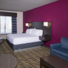 Отель Holiday Inn Express Hutchinson, an IHG Hotel, фото 3