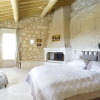 Отель Le Dernier Chateau - Architect's Stone Villa & Pool in Picturesque Les Baux-de-Provence, 5 Bedrooms, фото 11