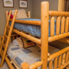 Отель Cub Creek Lodge - 3 Br Cabin, фото 10
