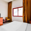 Отель OYO 118 Revira Hotel, фото 5