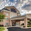 Отель Fairfield Inn & Suites by Marriott - Emporia, фото 1