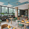 Отель MaxOneHotels Kota Harapan Indah Bekasi, фото 15