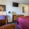 Отель Rodeway Inn & Suites, фото 2