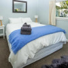 Отель Hop, Skip and Jump to the Lake - Te Anau Holiday House, фото 4