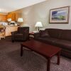 Отель Ramada by Wyndham Stony Plain Hotel & Suites, фото 15