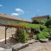 Отель 3 cottages around a swimming pool in a small village, фото 1