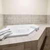 Отель Quality Inn & Suites Federal Way - Seattle, фото 8
