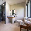 Отель Manakau Lodge, фото 10