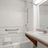Отель Olympic Inn & Suites, фото 9
