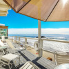 Отель Beachfront Malibu House by RedAwning, фото 17