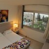 Отель Frixos Suites Hotel Apartments в Ларнаке