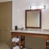 Отель Quality Inn & Suites, фото 12