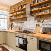 Отель Charming, Recently Renovated 2-bed in Fulham, фото 11