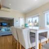 Отель Beautiful 3BR Beachside Apt in Cottesloe!, фото 10