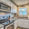 Отель Modern Townhome - 2 Blocks to Myrtle Beachfront!, фото 4