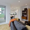 Отель 2-bed Apartment Only 15 Mins From Central London, фото 17
