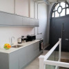 Отель Trendy Urban Industrial Apartment - Great Location - Parking - Netflix - Fast WiFi - Smart TV - Beau, фото 6