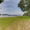 Отель 'island Point Cottage' on Lake Norman With Porch!, фото 16