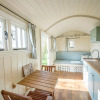 Отель Sage Shepherds Hut, Boundary Farm Cottages, фото 4
