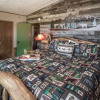 Отель Buckhorn Cabin - Three Bedroom Cabin, фото 14