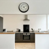 Отель Spacious Apartment Parking Close to Seafront, фото 2
