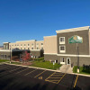 Отель La Quinta Inn & Suites by Wyndham Bannockburn-Deerfield, фото 1