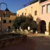 Отель Lindas Convent House and Courtyard, фото 1