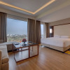 Отель Courtyard by Marriott Surat, фото 2