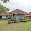 Отель OYO Homes 90850 Cibeunying Eco Tourism Homestay Cibodas Maribaya 2, фото 12