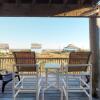 Отель LP6 Well Appointed Home, Large Back Deck, Views of Gulf, Screened in Porch, фото 12