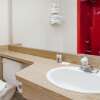Отель Howard Johnson Express Inn - Niagara Falls, фото 24