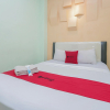 Отель RedDoorz near Alun Alun Madiun, фото 24