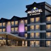 Отель Microtel Inn & Suites by Wyndham Estevan в Эстеване