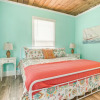 Отель Charming Galveston Cottage - 2 Blocks to Ocean!, фото 4