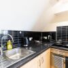 Отель Velvet 2-bedroom Apartment Clock House - Hoddesdon, фото 17