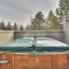 Отель 3 Mulligan Home Features Hot Tub on Private Deck and Wood-burning Fireplace by Redawning, фото 15