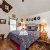 Отель Cedar Creek Retreat - Four Bedroom Cabin with Hot Tub, фото 18