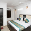 Отель OYO 8253 Golden Heights, фото 3
