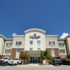 Отель Candlewood Suites Columbus-Northeast, an IHG Hotel в Колумбусе