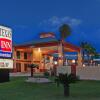 Отель Texas Inn & Suites Raymondville, фото 1
