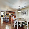 Отель New Listing! Luxe Mountain-view W/ Hot Tubs 3 Bedroom Condo, фото 12