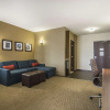 Отель Comfort Suites Regina, фото 6