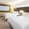 Отель Holiday Inn Express & Suites Detroit North - Roseville, an IHG Hotel, фото 1