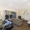 Отель Newcastle Short Stay Apartments - Birmingham Garden Townhouses, фото 34