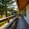 Отель Gumhill Escape - Pauanui Holiday Home, фото 6