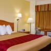 Отель Econo Lodge East, фото 5