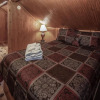 Отель Bear Den, 3 Bedrooms, Front Porch, Midtown, Sleeps 7, фото 2