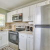 Отель Hollywood Apartment, 5 Mi to Hard Rock Stadium!, фото 11