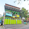 Отель Oyo 91572 Kost Esklusif Barokah, фото 19