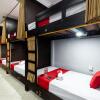 Отель RedDoorz Hostel near Trans Studio Mall, фото 3